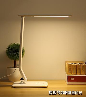 國(guó)內(nèi)外護(hù)眼燈品牌排行榜 松下 安汰藍(lán)和飛利浦護(hù)眼燈上榜